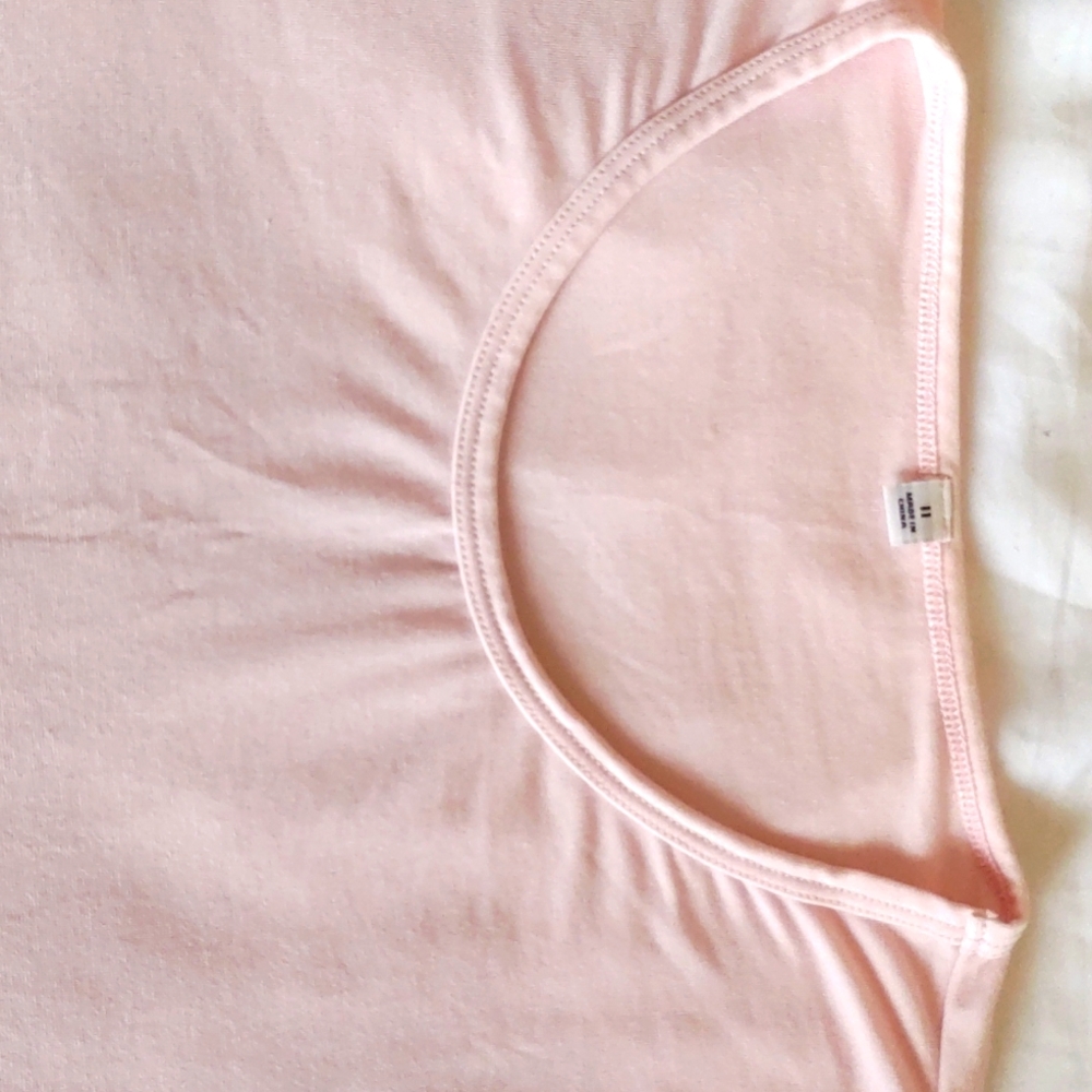 Girls Airism light pink t-shirt from Uniqlo